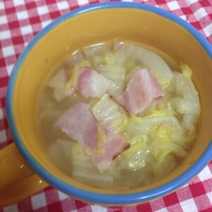 白菜とベーコンのスープ